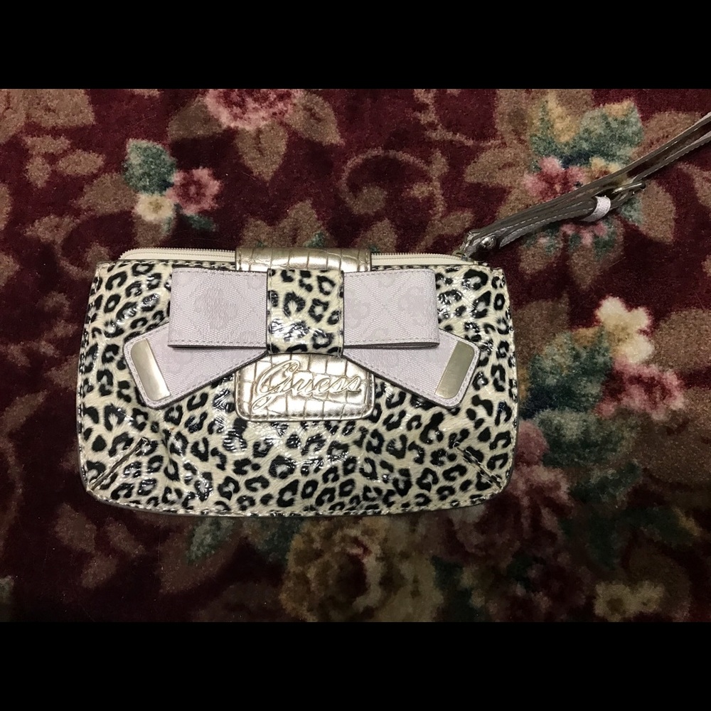 GUESS clutch